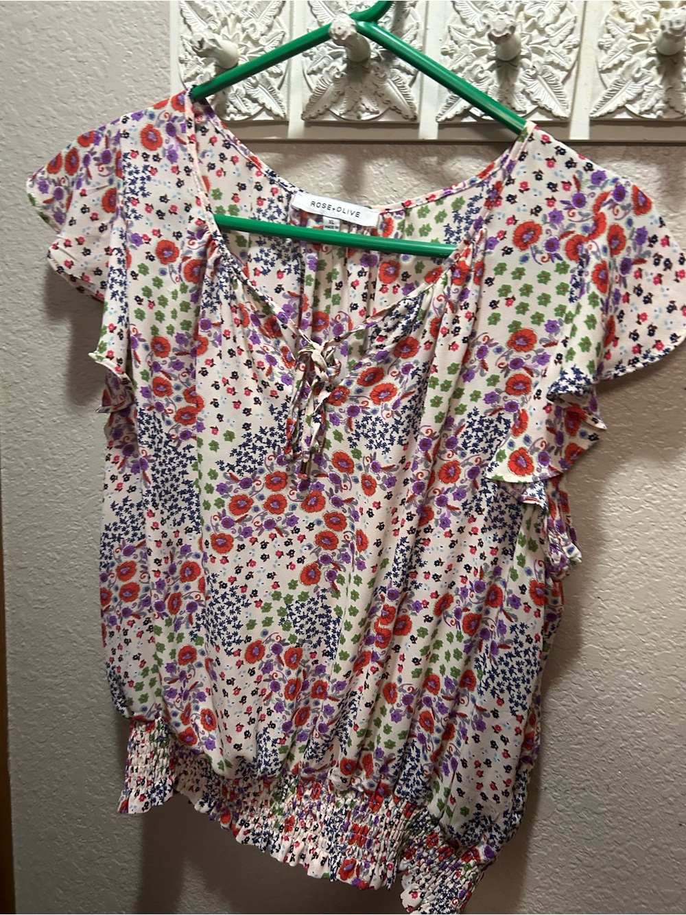 Rose & Olive White Floral Tie-Front Flutter Sleeve Blouse